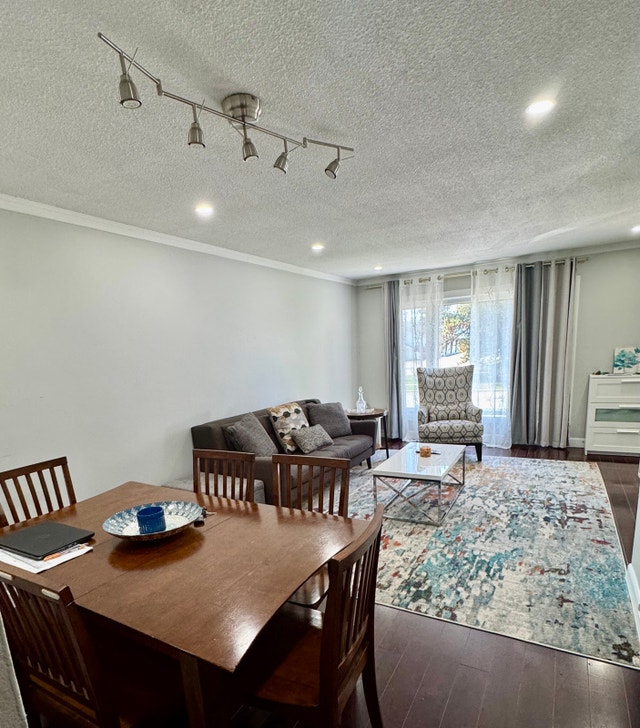✨ Beautiful Furnished Room for Rent – Whitby (Brock & Manning) - photo 5
