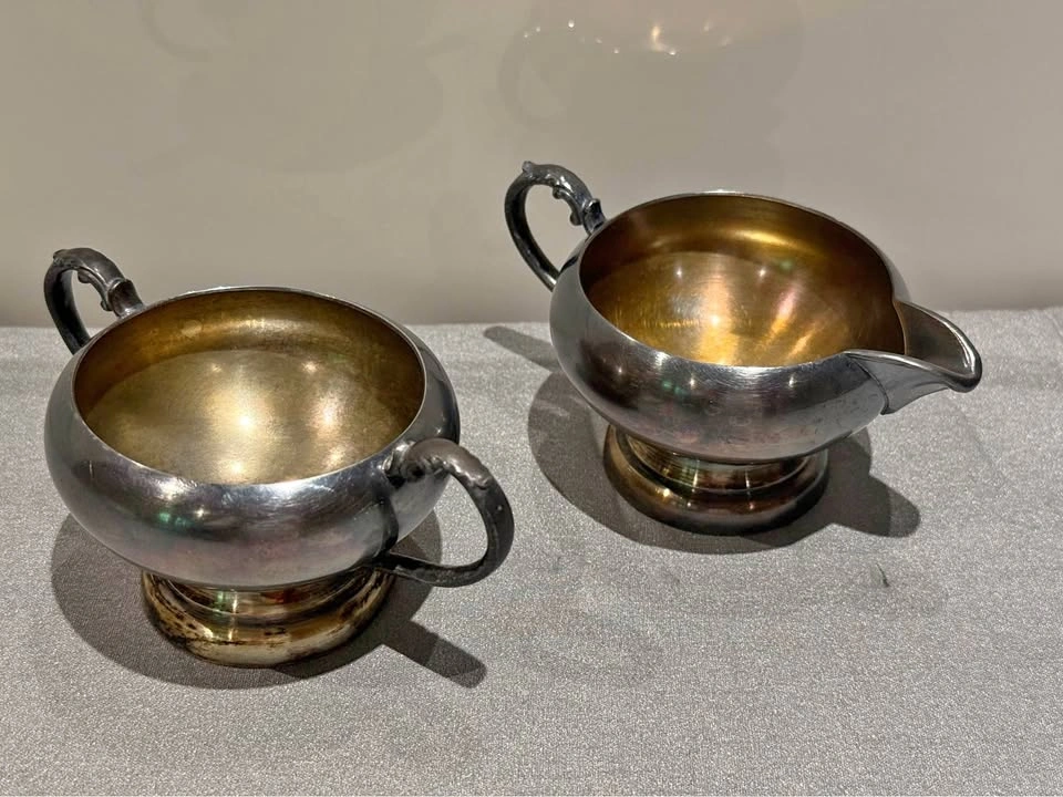 Essay Canada Silver Plate Creamer and Sugar Bowl Set