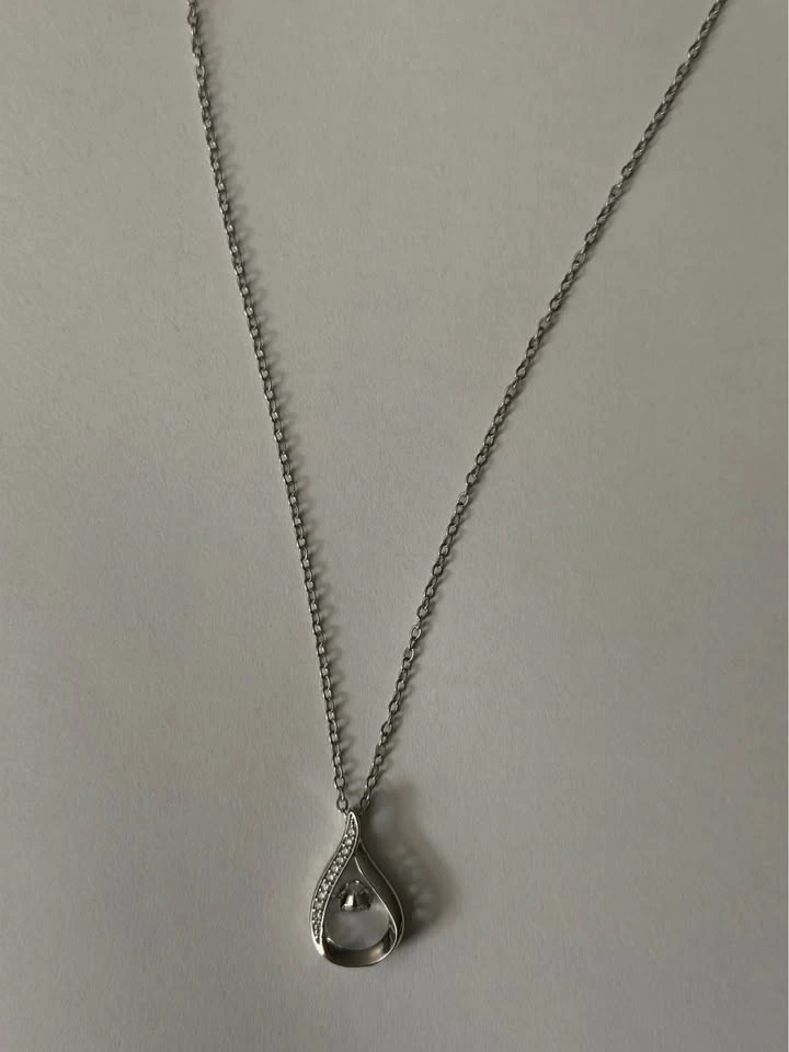Brand New Sterling Silver Teardrop Moissanite Necklace 18 inch - photo 3