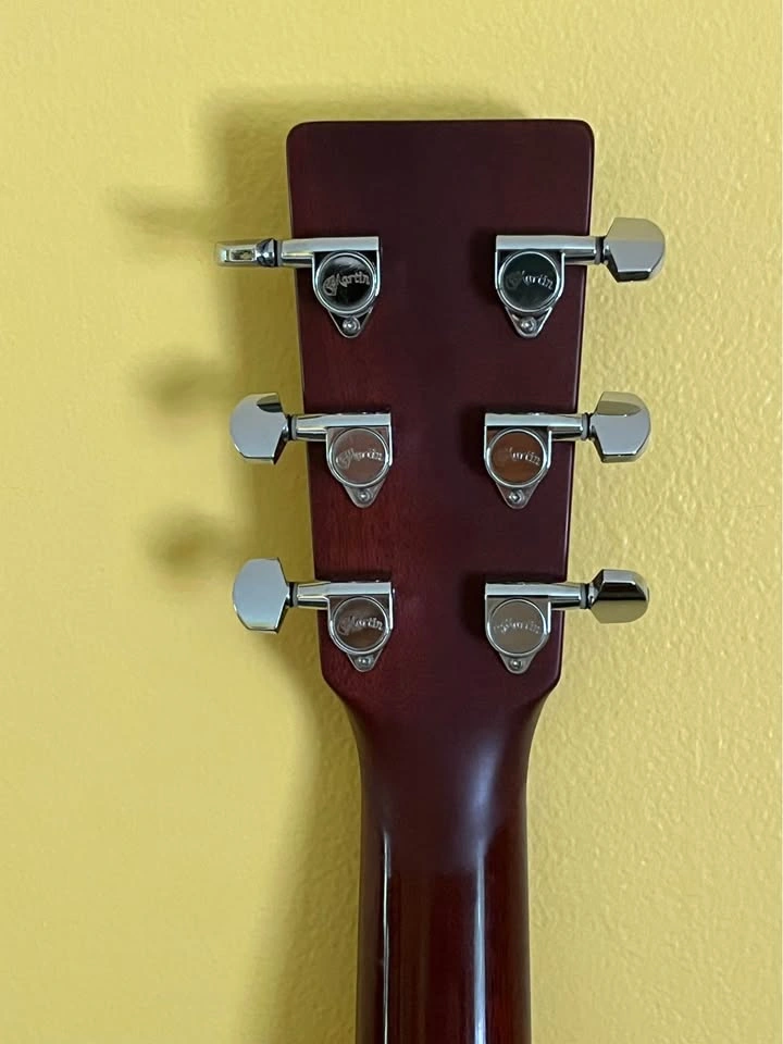 Martin D1 Solid Spruce Top & Mahogany Acoustic Guitar - photo 4