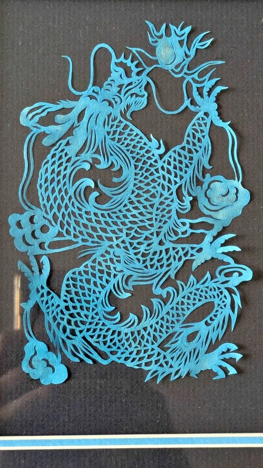 Vintage Framed Chinese Paper-Cut Dragon Art Jianzhi