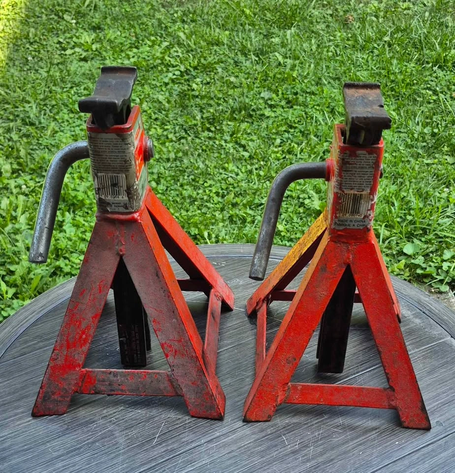 MotoMaster Jack Axle Stands - photo 2