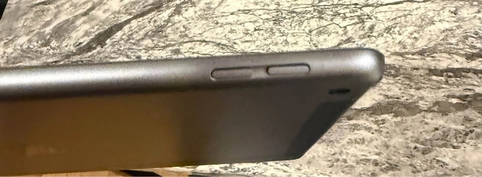 iPad 9th Gen - photo 3