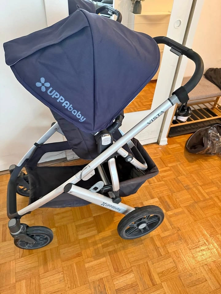 UPPABaby Vista Stroller + Bassinet and Bassinet Stand