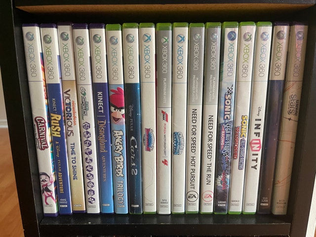 Xbox 360 (250 gb) controllers and games - photo 2