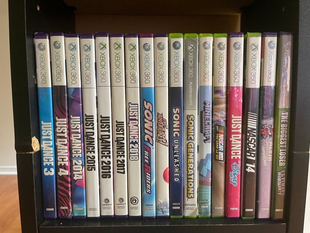Xbox 360 (250 gb) controllers and games - photo 3