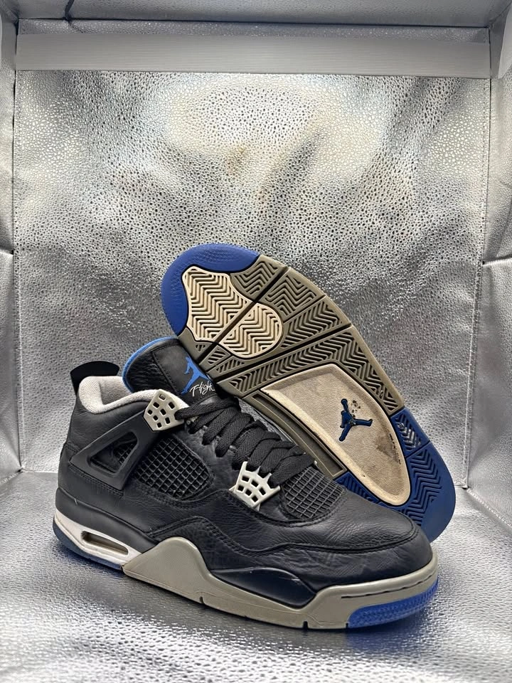 Air Jordan 4 alternate Motorsport