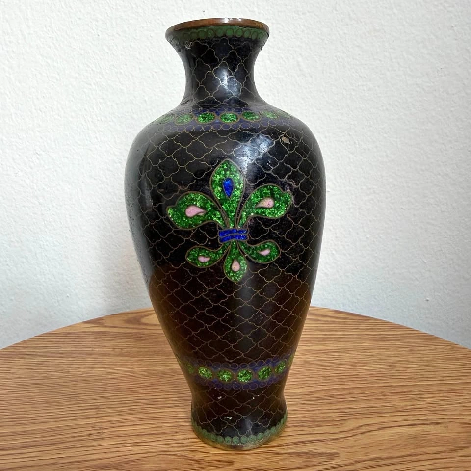 Vintage Black & Green Cloisonné Vase – Fleur de Lis Motif