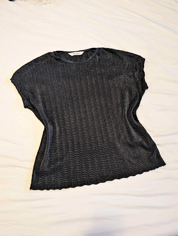 Textured black short sleeve top