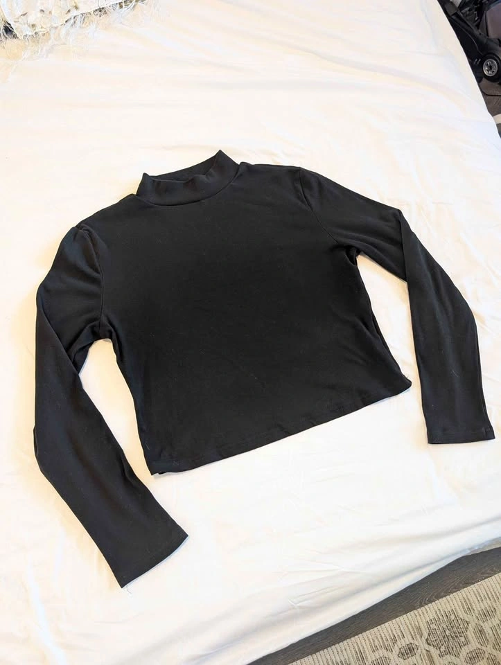 Amazon Cropped long sleeve bundle - photo 4