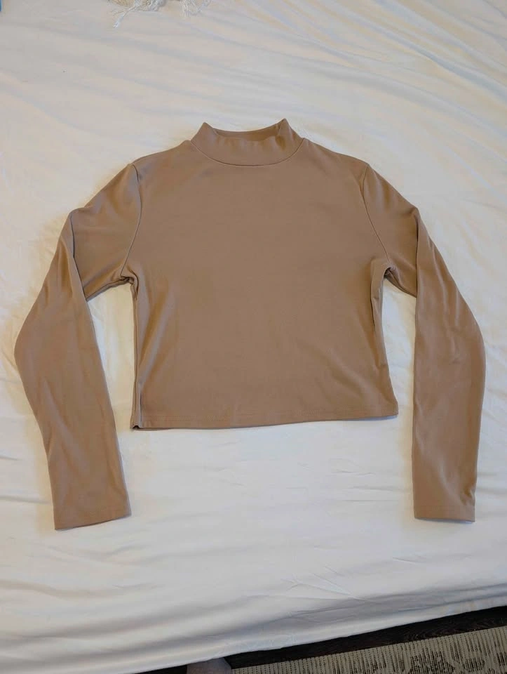 Amazon Cropped long sleeve bundle - photo 5