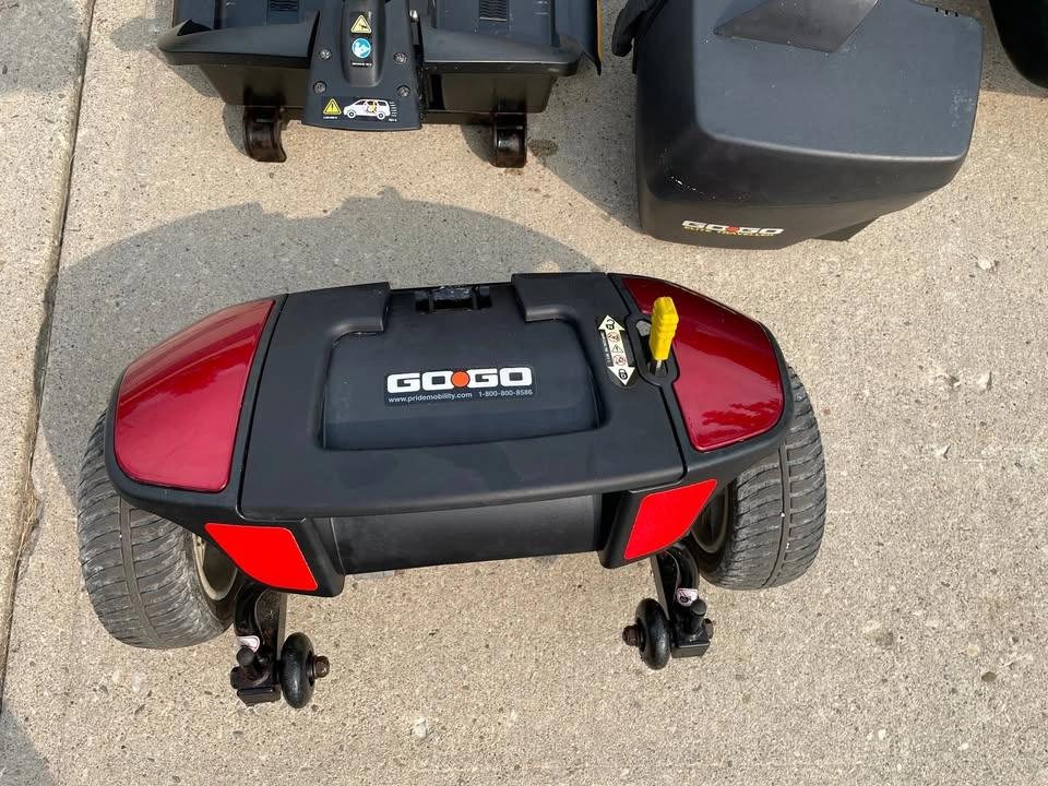Pride Go Go Elite Traveller portable mobility scooter - photo 5