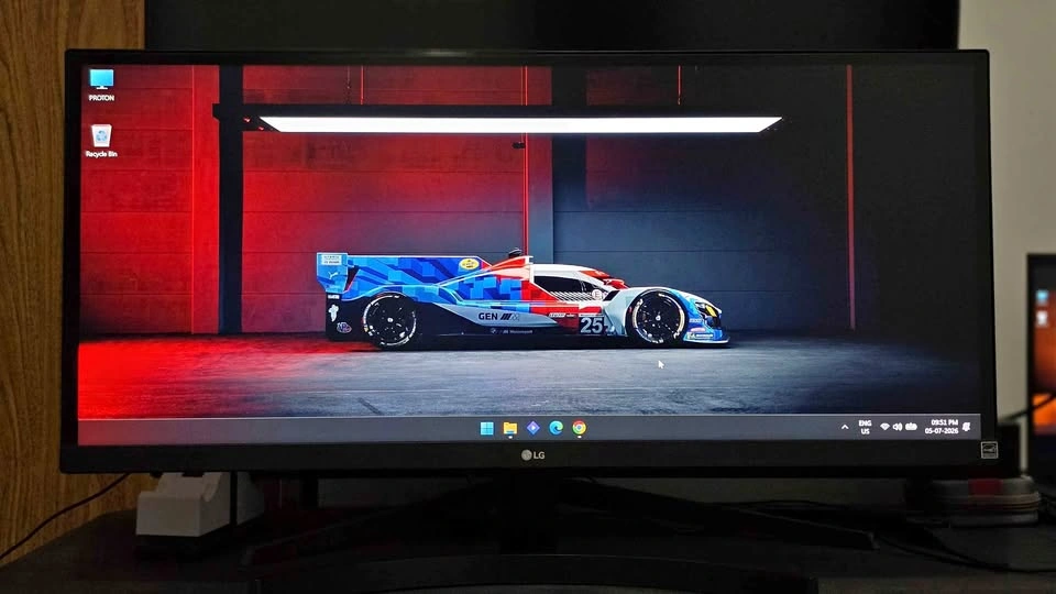 LG 29" UltraWide Monitor – WL500 | Mint Condition