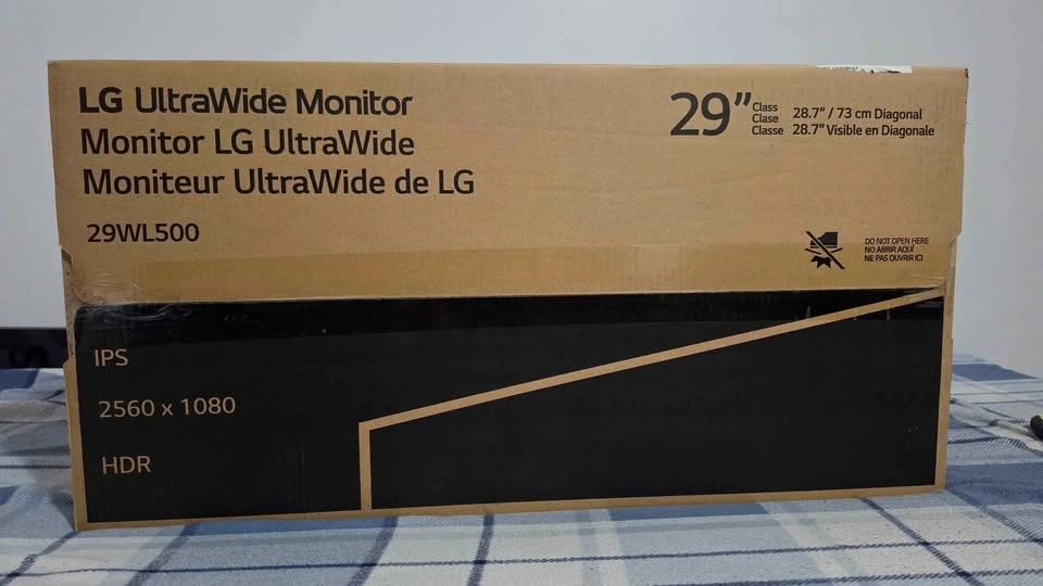LG 29" UltraWide Monitor – WL500 | Mint Condition - photo 3