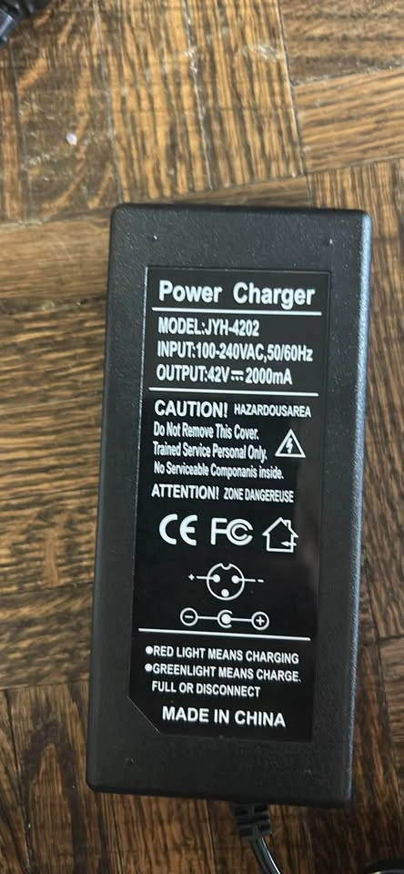 Electric scooter battery charger 42 V - photo 3