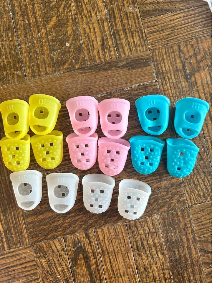 Silicone Guitar Fingertip Protectors, Pack of 16