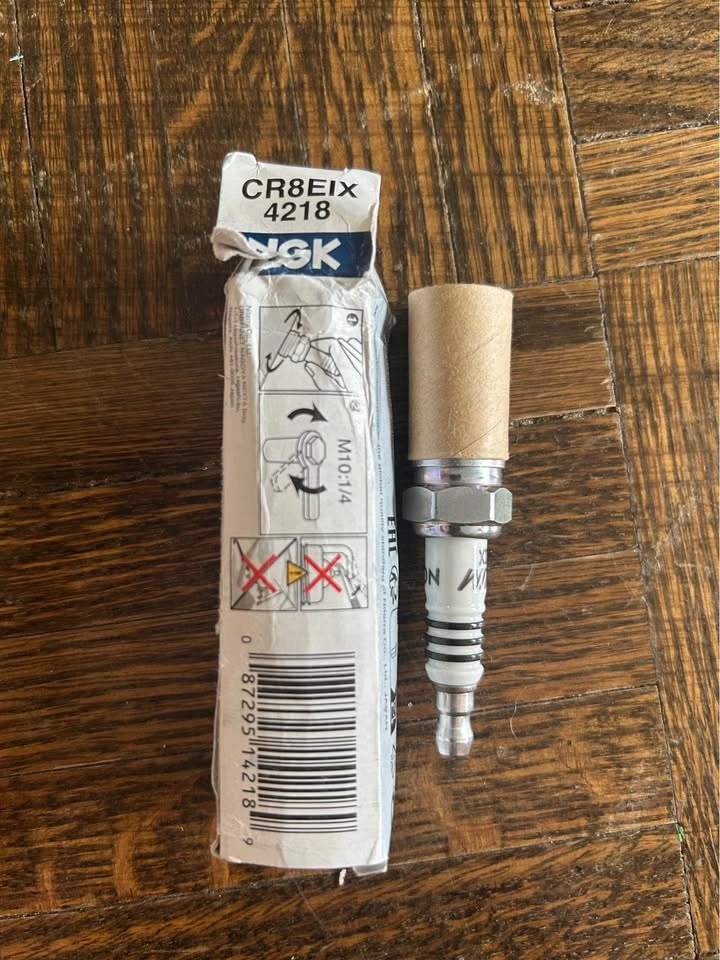 NGK Iridium IX Spark Plug CR8EIX 4218 - photo 2