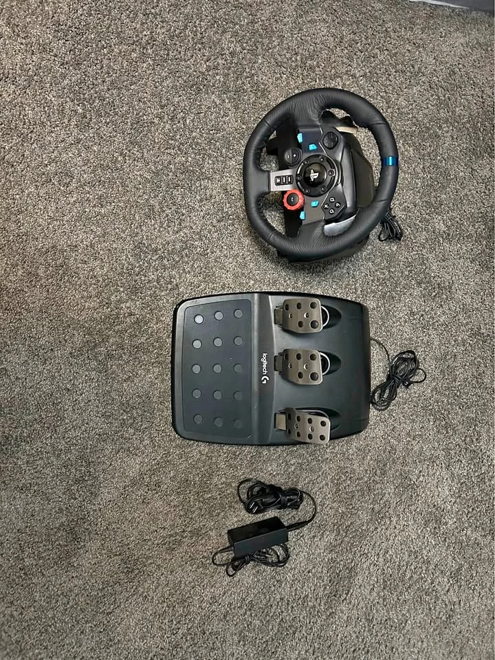 Logitech G29 Sim Racing Wheel - PS3/PS4/PS5/PC