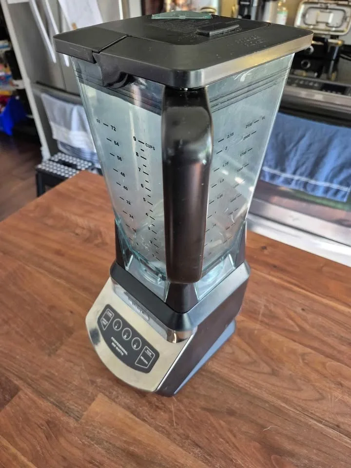 Ninja NJ600WMC Professional Blender, 72 oz Pitcher, Black/Silver - photo 2