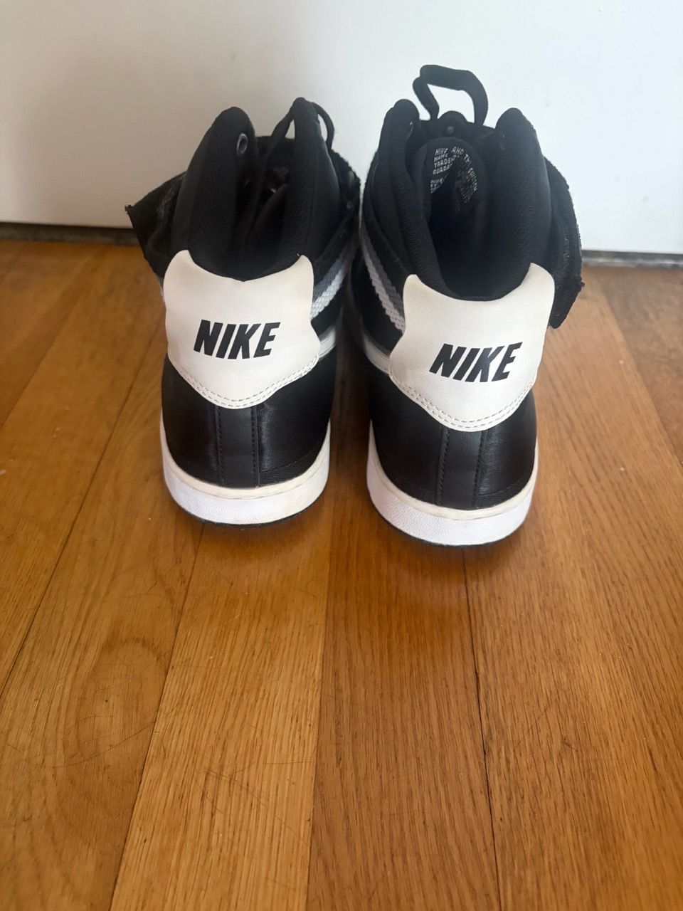 Nike Sneakers - photo 3