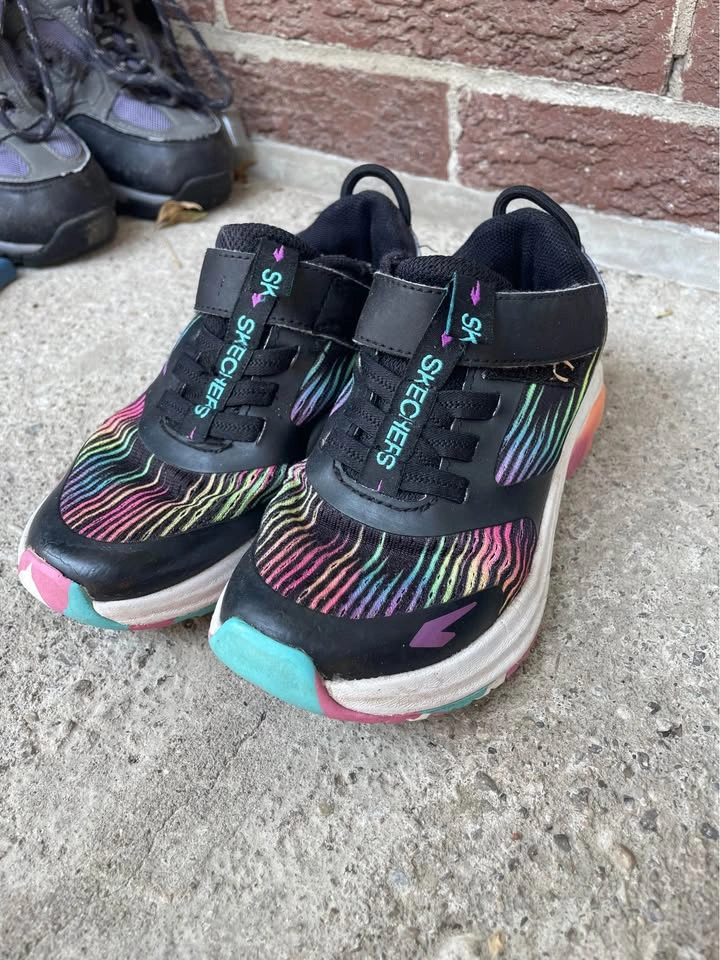 Skechers Girls Rainbow Sneakers Kid’s Size US 12 - photo 2