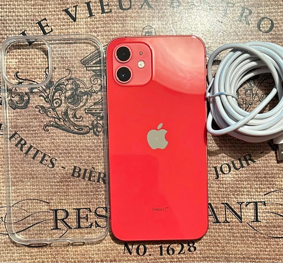(100%) iPhone 12 128GB - Excellent Condition +Accessories.