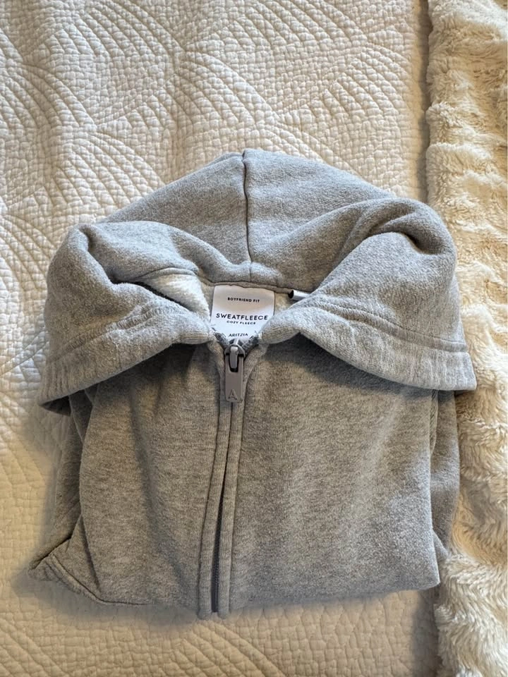Aritzia Sweatfleece Boyfriend Fit Hoodie Grey S - photo 4