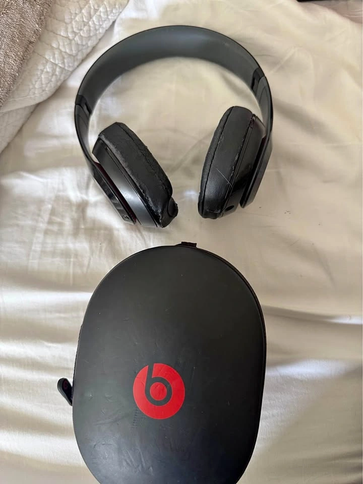 Beats by Dre Over-Ear Headphones with Case