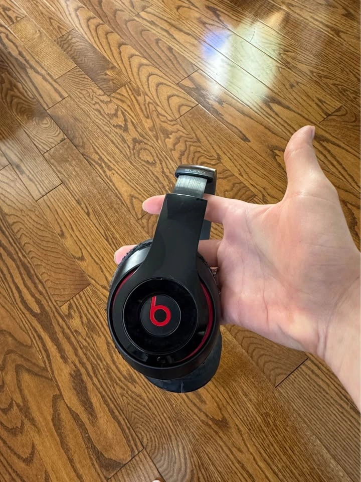 Beats by Dre Over-Ear Headphones with Case - photo 3