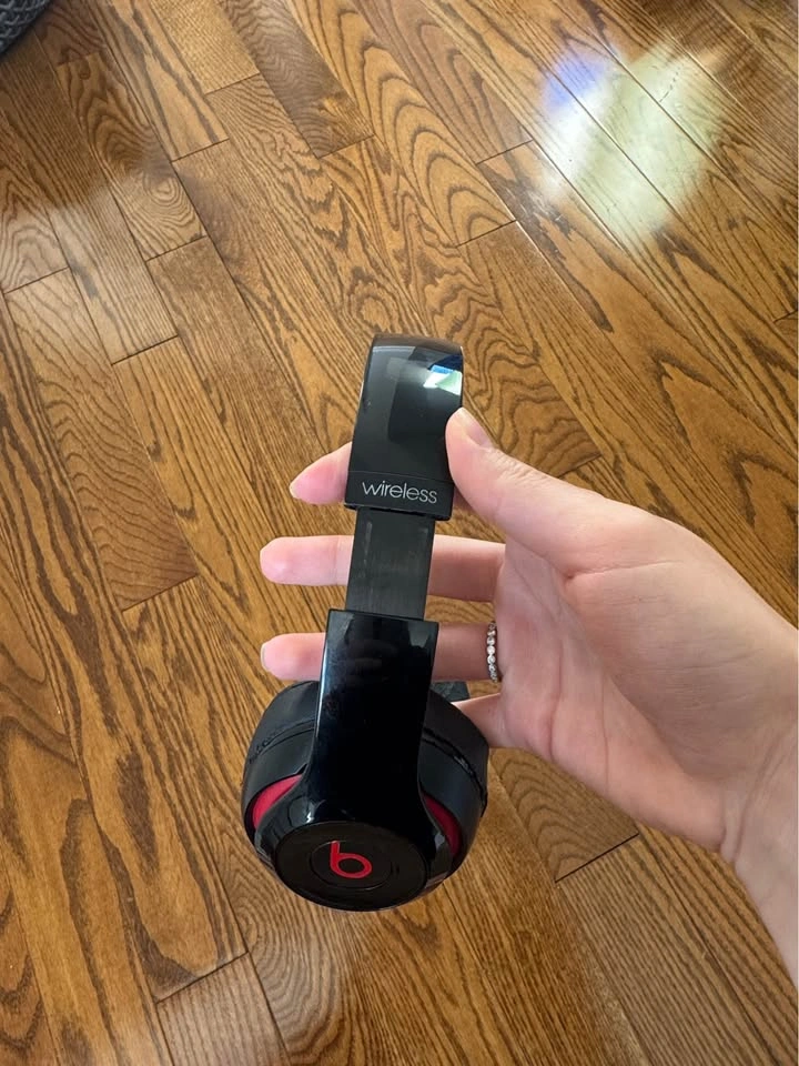 Beats by Dre Over-Ear Headphones with Case - photo 4