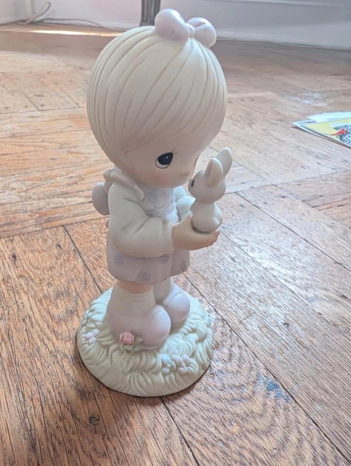 1987 Precious Moments "Wishing You a Happy Easter" figurine - photo 3