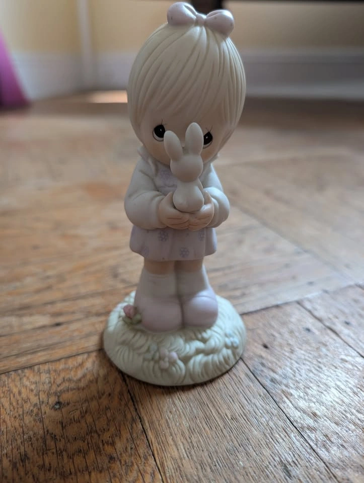 1987 Precious Moments "Wishing You a Happy Easter" figurine - photo 4