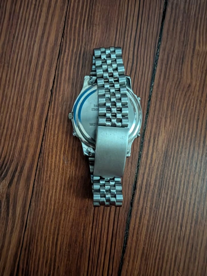 Vintage Armitron Men's Analog Watch Water Resistant Silver Toned - photo 2