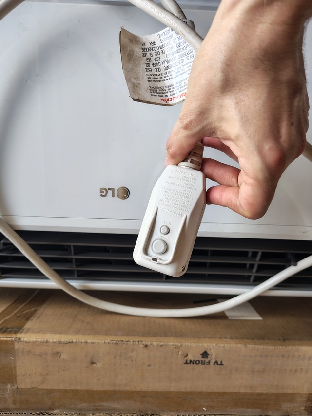 LG 14000 BTU Air Conditioner Dual Inverter 800sqft - photo 5