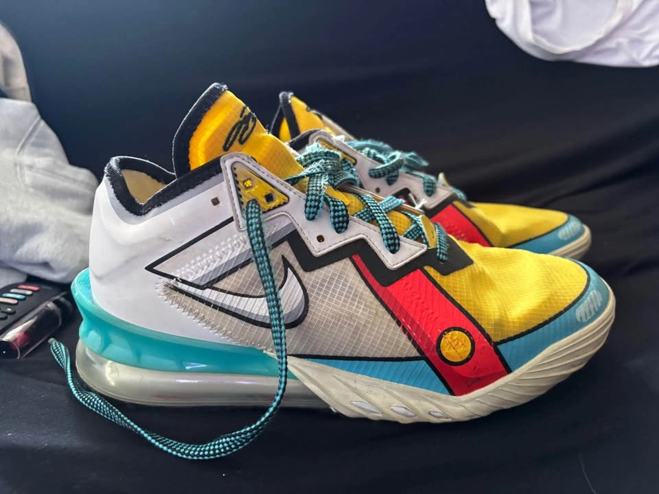 LeBron 18 Low Stewie Griffin - photo 3
