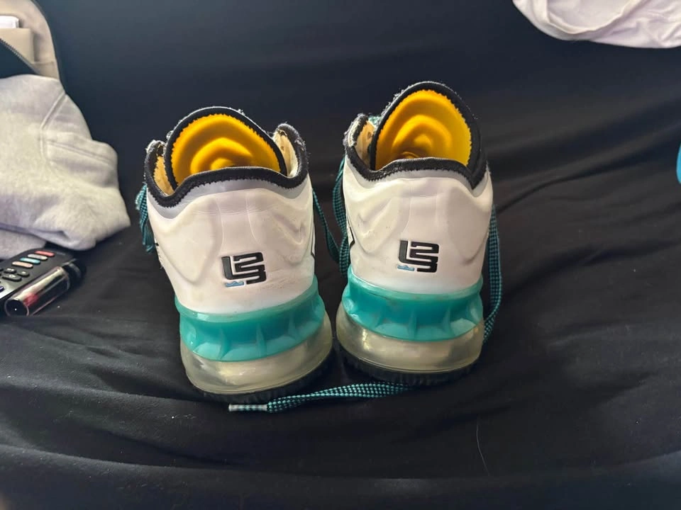 LeBron 18 Low Stewie Griffin - photo 4