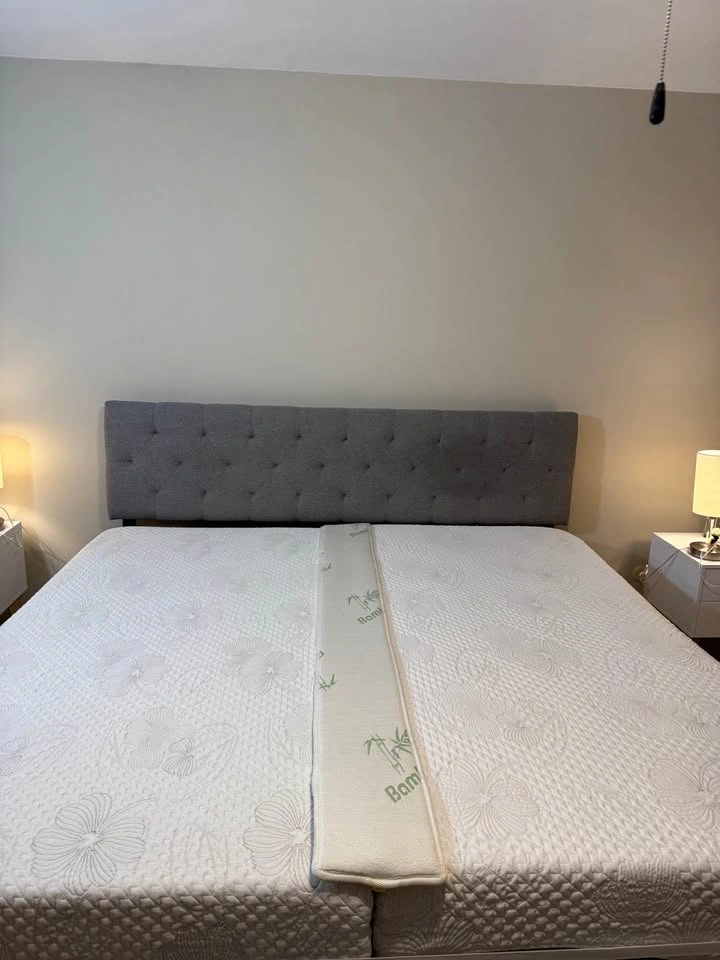 King size bed - photo 2