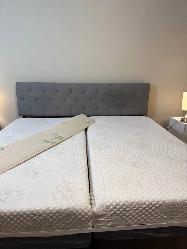 King size bed - photo 5