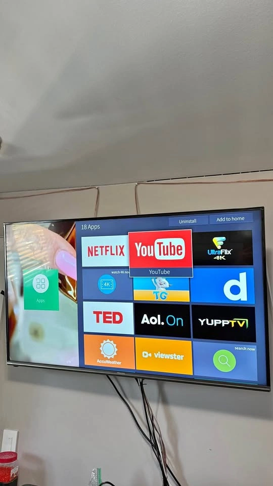 Hisense 50" 4K Smart TV - MOVING NEED GONE!!