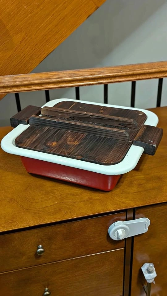 Vintage red Hot Pot