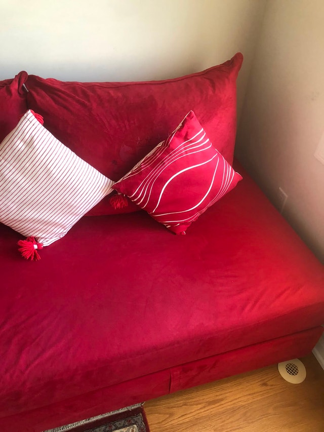 Red Sofa converts to bed - photo 2