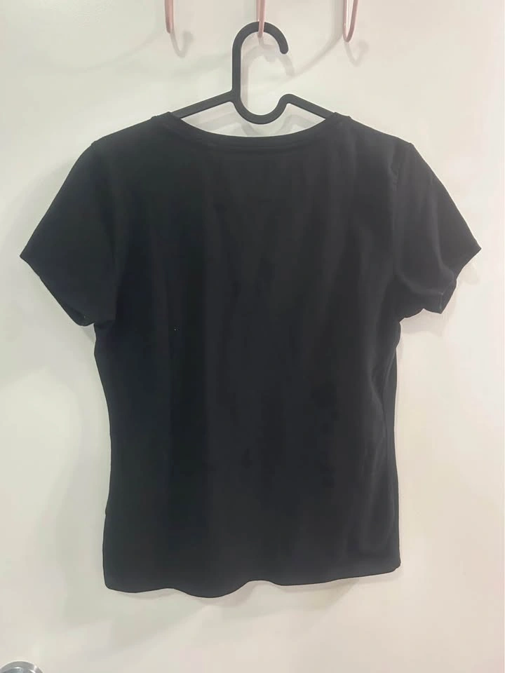GUESS Los Angeles Black Fitted V-Neck Rhinestone Star Tee - photo 2
