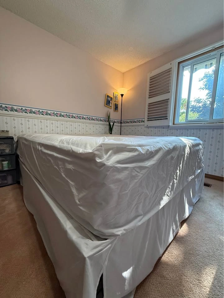 Queen Mattress 12 inch - photo 2