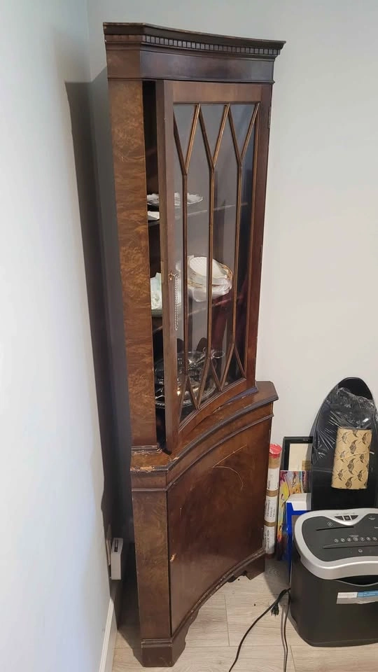 Free Antique Corner Shelf - photo 2