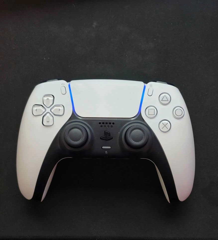 PlayStation 5 Slim 1TB Console with controller - photo 4