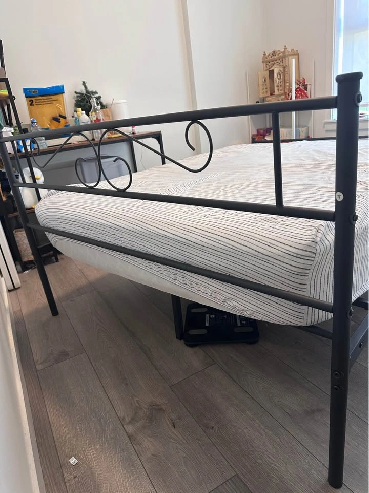 Double Spring Mattress (with sheet) - photo 5
