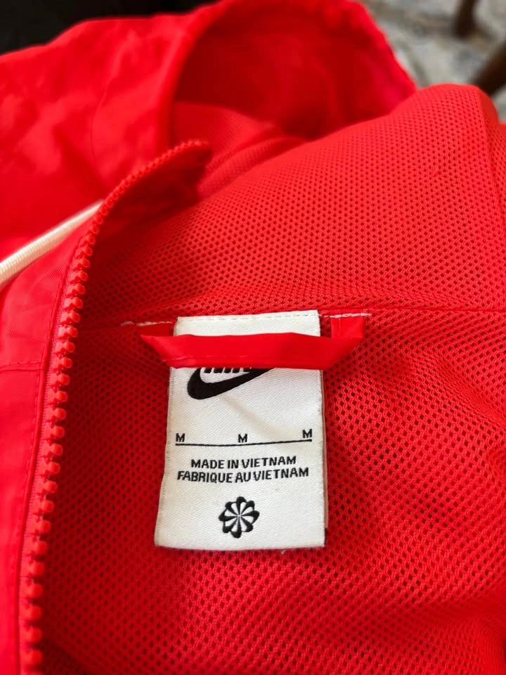 Nike Windrunner Jacket – Men’s Medium – Navy & Red - photo 3