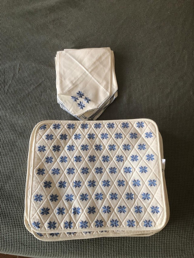 Quilted Place Mat Set with Napkin