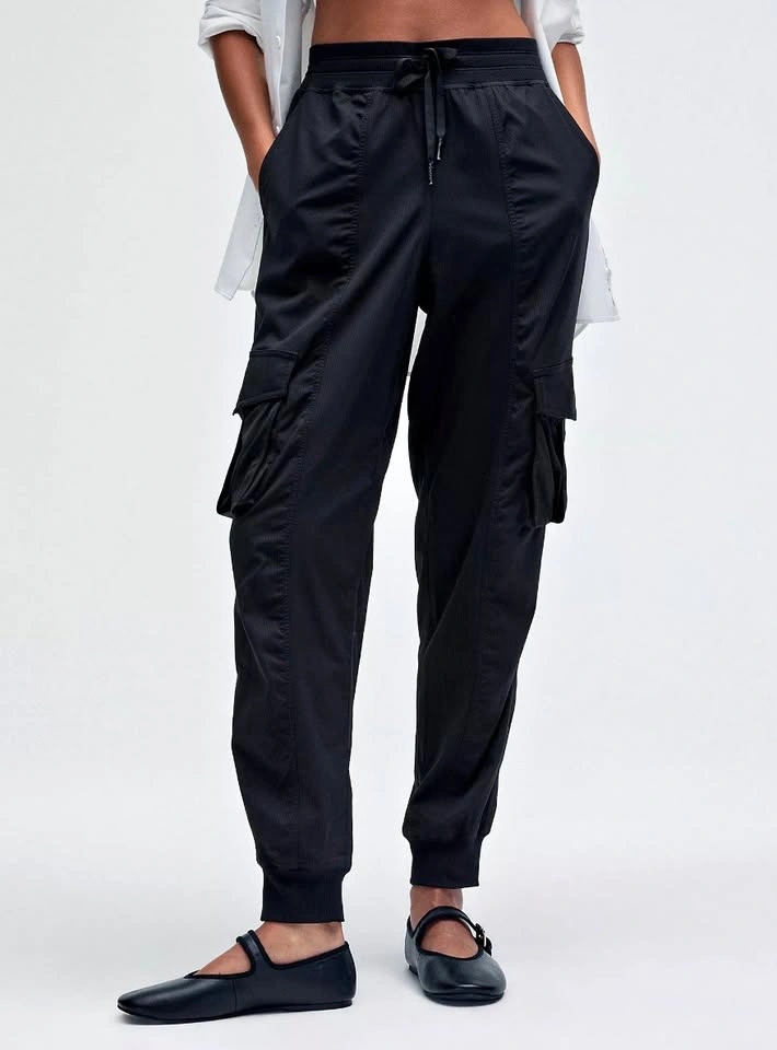 Lululemon Dance Studio Relaxed-Fit Mid-Rise Cargo Jogger - Size
