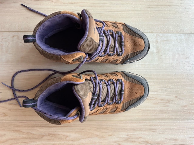 Columbia Hiking Boots - Size 7 - photo 2